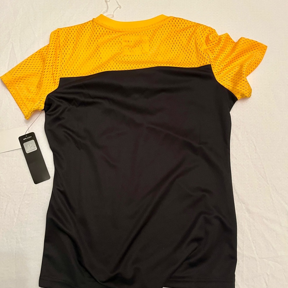 NFL Team Apparel ( Pittsburg Steelers) female, new with tags